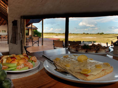 Nxai Pan Lodge - maaltijden met geweldig uitzicht