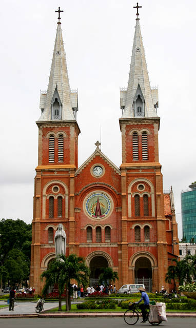 notre_dame_cathedral__ho_chi_minh_city