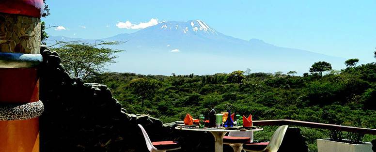 Terras met uitzicht op Kilimanjaro in Tanzania