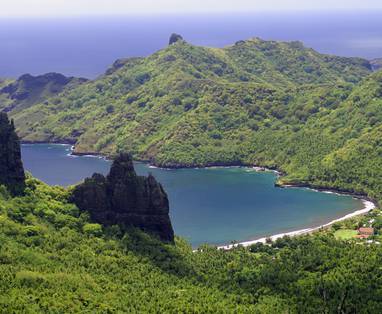 Nuku_Hiva_HatiheuP._BACCHET_16026