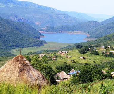 Visit_sacred_lake_of_Fundudzi