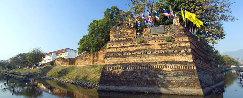TH-Chiang-Mai-ancient-fortified-walls-bn