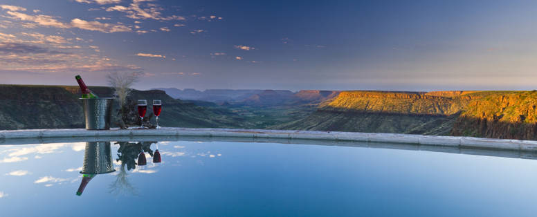 Lunchen met prachtig uitzicht bij Grootberg Lodge in Namibië