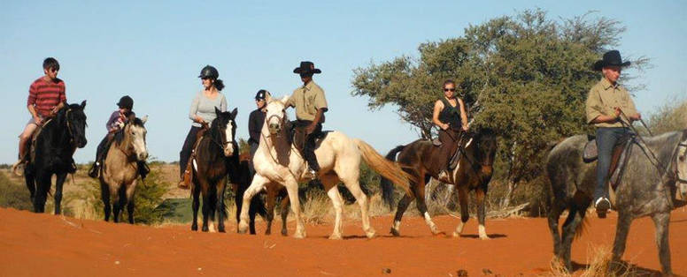 Horseback_Safari
