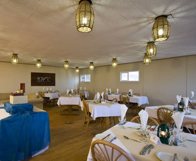 Restaurant bij Terrace Bay Camp in Namibië