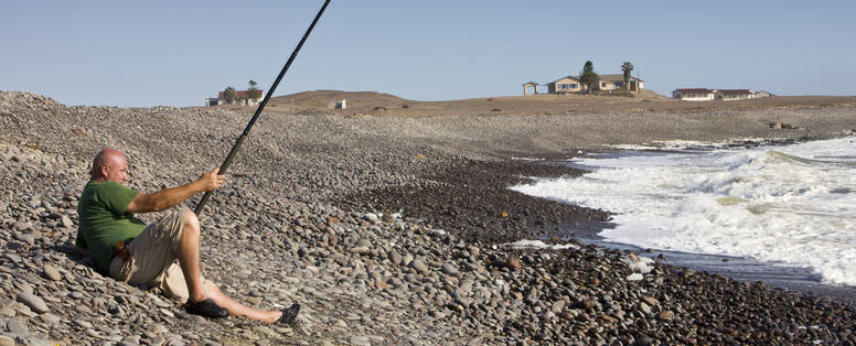 ongerepte kustlijn bij Terrace Bay Camp in Namibië