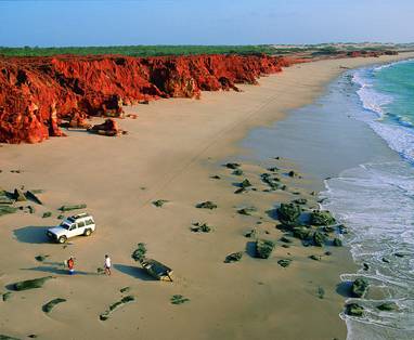 auto op het strand bij cape leverque 