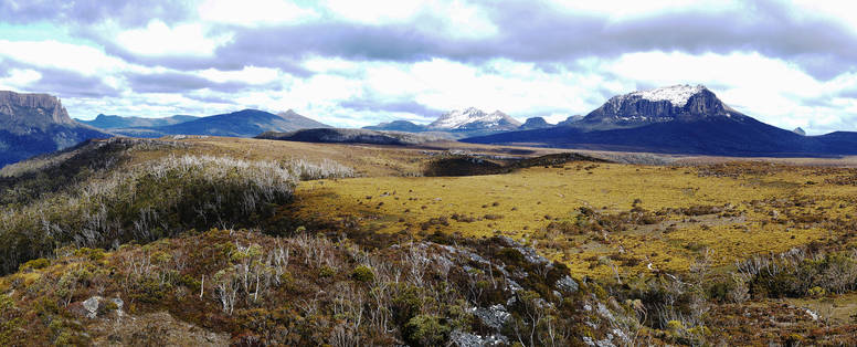 taswalking_cradle_mountain