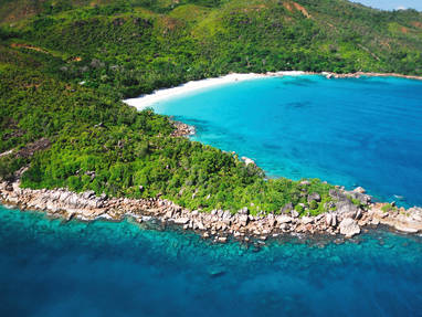 IMG12_Bay_Of_Anse_Lazio