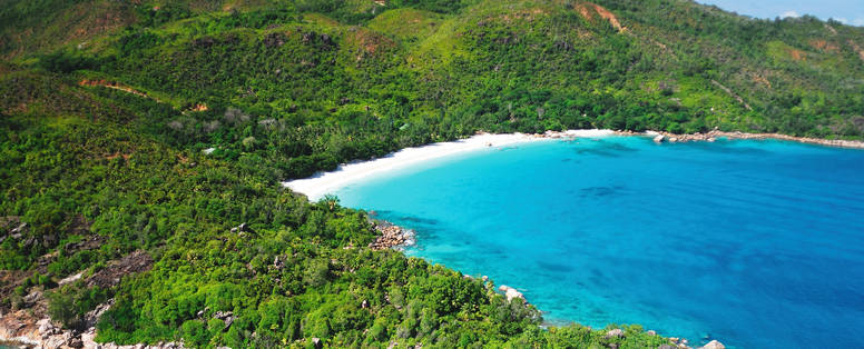 IMG12_Bay_Of_Anse_Lazio