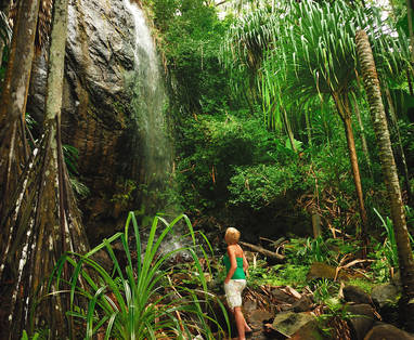 IMG28_Woman___Waterfall_Valle_De_Mai