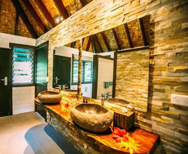 honeymoon_villa_qamea_badkamer