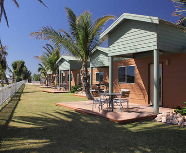 BAYVIEW_Coral_Bay_VILLA_EXTERIOR_SIDE_VIEW_2015