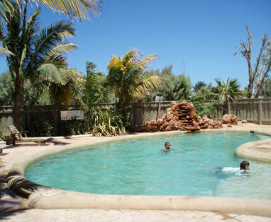 bayview_Coral_Bay-pool_(1)