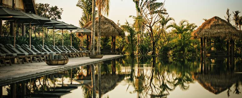 Zwembad bij Phum Baitang nabij Siem Reap