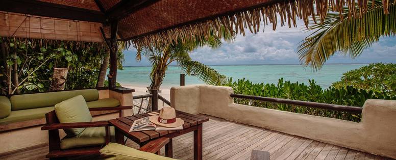 4.-Pacific-Resort-Aitutaki-Premium-Beachfront-Bungalow-Deck-2