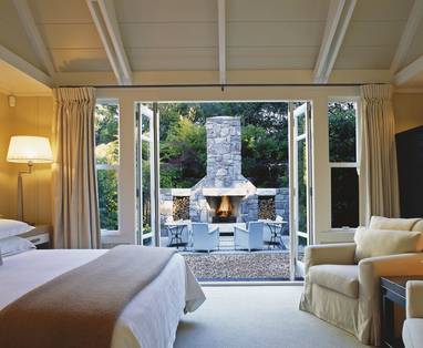Garden-Courtyard-bedroom_new_Rotator.635461266863116152
