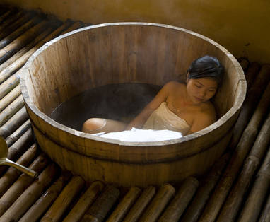 391_fille-dans-son-bain