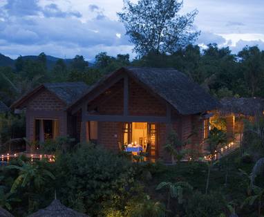 Honeymoon_Pool_Hut_-_Romantic_night