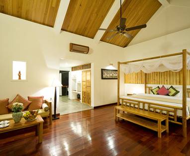 Honeymoon_Pool_Hut_2