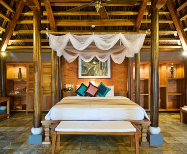 Traditional_Vietnamese_Pool_House_1