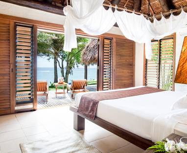TOKM20A_Sunset_Pool_Villa_Interior_Bed