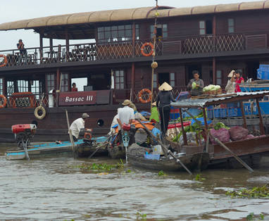 bassac_iii_in_the_floating_market_morgan