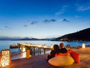 Jetty_Bar_outdoor_deck_cropped__5563-A4_