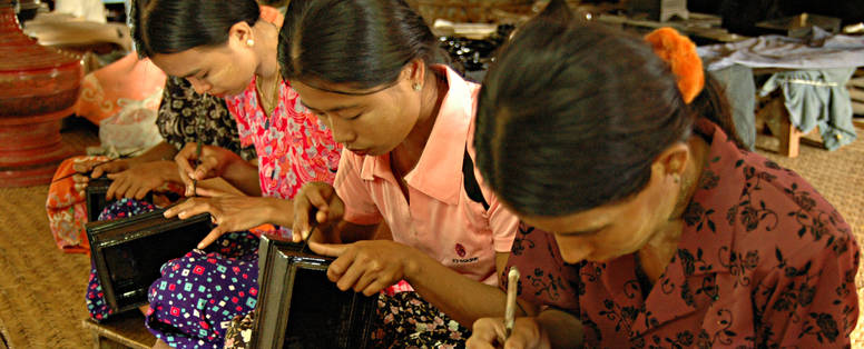 lacquer_ware_workshop_in_bagan