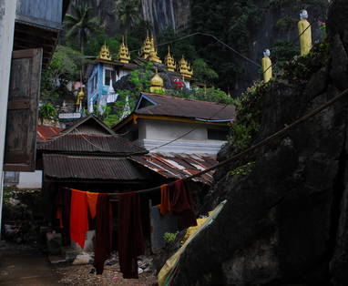 MB_674_Hpa_An_-_Bayiut_Nyi_grotten_dorpje