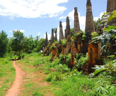 MB_552_Indein_-_Alaung_Sitthou_pagodes