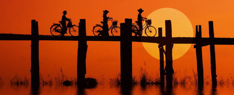 bikers_on_u_bein_bridge