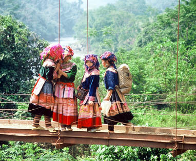 Flower_Hmong_girls_Sapa