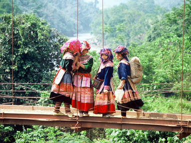 Flower_Hmong_girls_Sapa