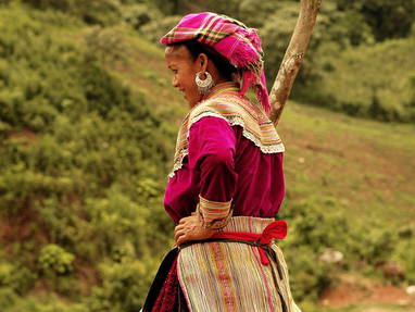 Profile_of_Hilltribe_woman_Sapa