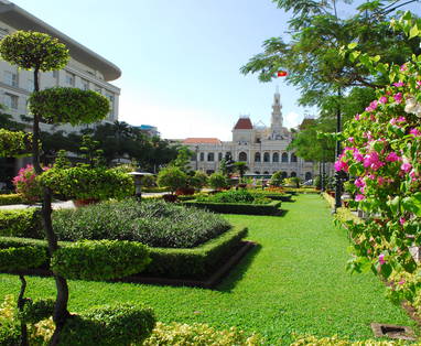 MB204_Peoples_Comitee_building_Saigon