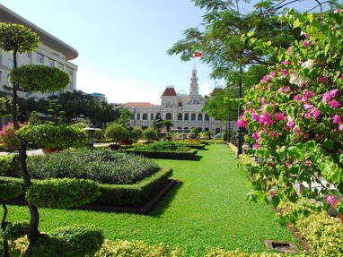 MB204_Peoples_Comitee_building_Saigon