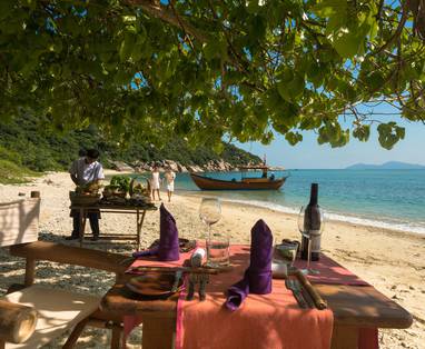 Private_Beach_Dining__5572-A4_