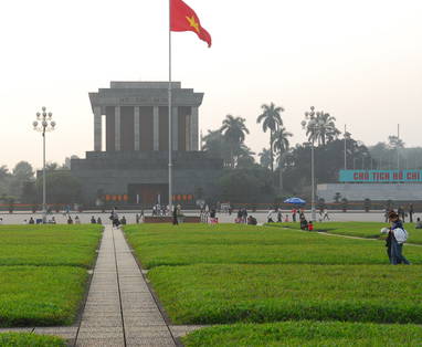 MB359_Hanoi_Mausoleum_HCM