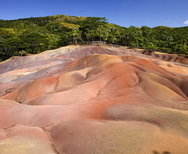 MTPA_099_Seven_coloured_earths_Z