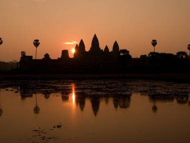 EXO_34_Sunrise_Angkor