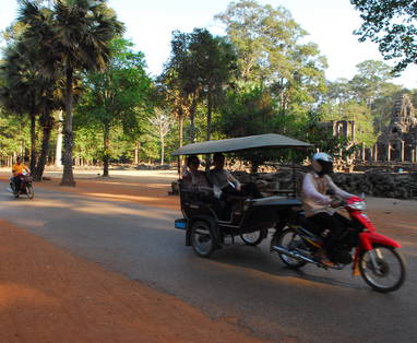 MB_DSC_0272_Tuk_Tuk_Angkor