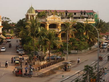 EXO_800_Siem_Reap_view_of_town