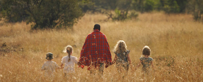 Blixen_masai_met_kinderen