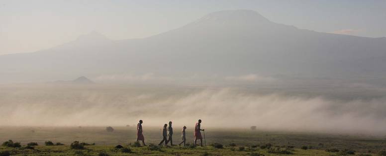Tortilis_Camp_-_activities_-_bush_walk_with_the_backdrop_of_Mt_Kilimanjaro-2