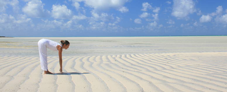 N_Vamizi_-_Yoga_on_the_beach