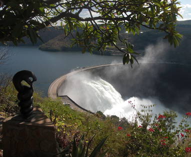 NW055_Kariba_damwall