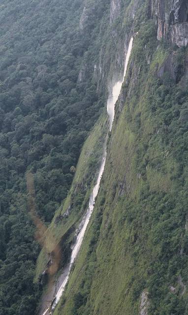 ZO_MTARAZI_FALLS_Eastern_Highlands