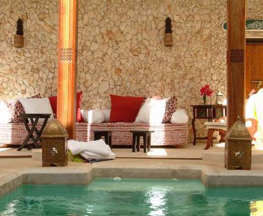 boutique-hotel-Lamu-House-Hotel-Lamu-Exterior-swimming-po-13-3-2_(1)