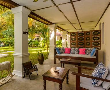 Juwa_veranda_Niassa_garden